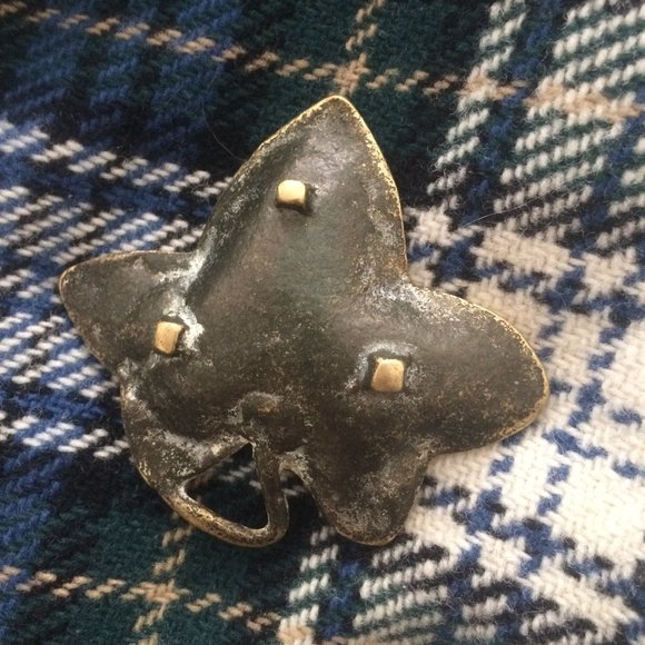 Vintage brass ivy leaf jewelry tray or trinket dish - Picture 3 of 6